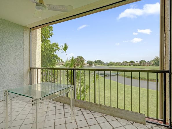 4539 Luxemburg Ct 201, Lake Worth FL 33467