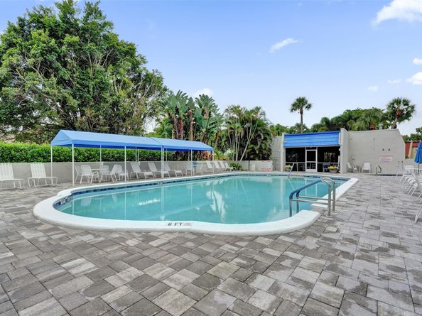 4539 Luxemburg Ct 201, Lake Worth FL 33467