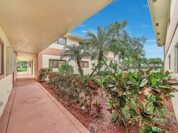 15234 Lakes Of Delray Boulevard 244, Delray Beach FL 33484