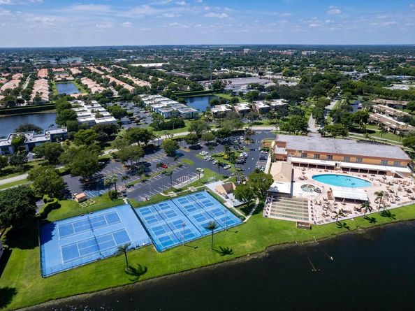 15234 Lakes Of Delray Boulevard 244, Delray Beach FL 33484