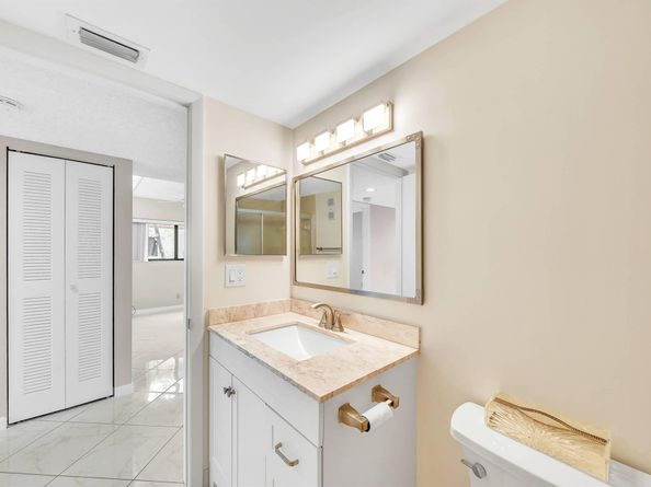 15234 Lakes Of Delray Boulevard 244, Delray Beach FL 33484