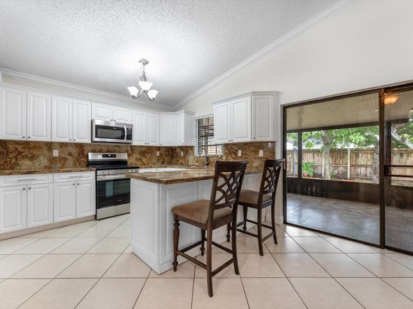 5051 SW 142 Pl, Miami FL 33175