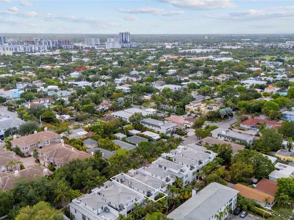 218 NE 15th Ave 218, Fort Lauderdale FL 33301