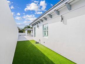 218 NE 15th Ave 218, Fort Lauderdale FL 33301