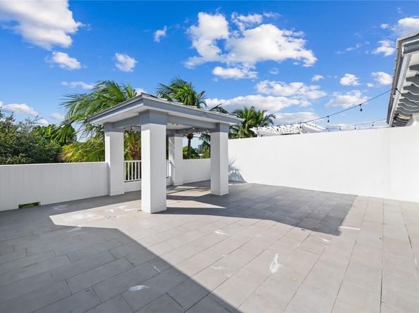 218 NE 15th Ave 218, Fort Lauderdale FL 33301