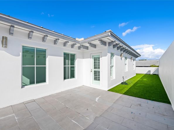 218 NE 15th Ave 218, Fort Lauderdale FL 33301