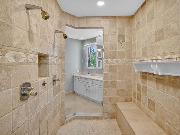 519 Royal Plaza Dr, Fort Lauderdale FL 33301