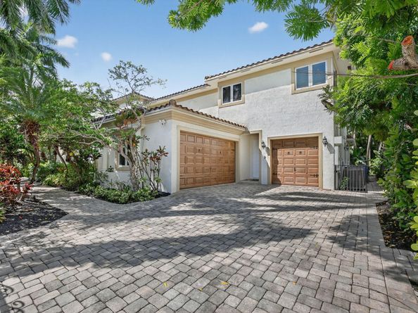 519 Royal Plaza Dr, Fort Lauderdale FL 33301