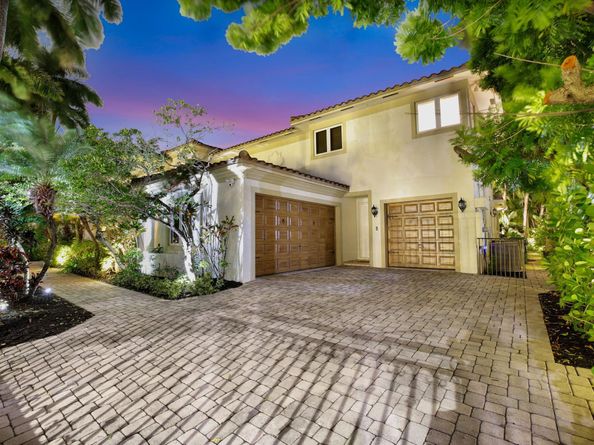 519 Royal Plaza Dr, Fort Lauderdale FL 33301