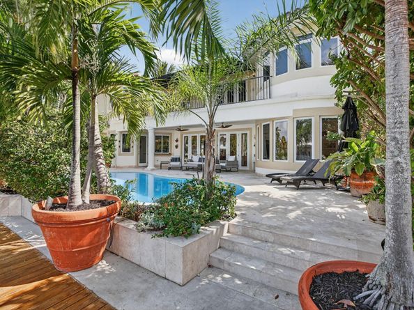 519 Royal Plaza Dr, Fort Lauderdale FL 33301