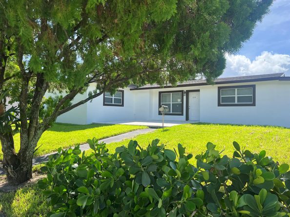1319 Crest Drive, Lake Worth Beach FL 33461