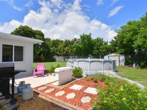 301 SE 12th St, Deerfield Beach FL 33441