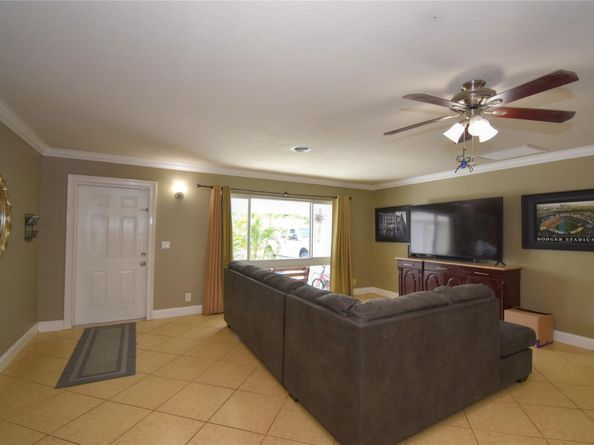 301 SE 12th St, Deerfield Beach FL 33441