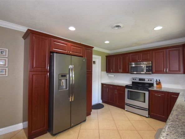 301 SE 12th St, Deerfield Beach FL 33441