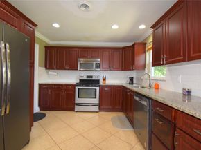 301 SE 12th St, Deerfield Beach FL 33441