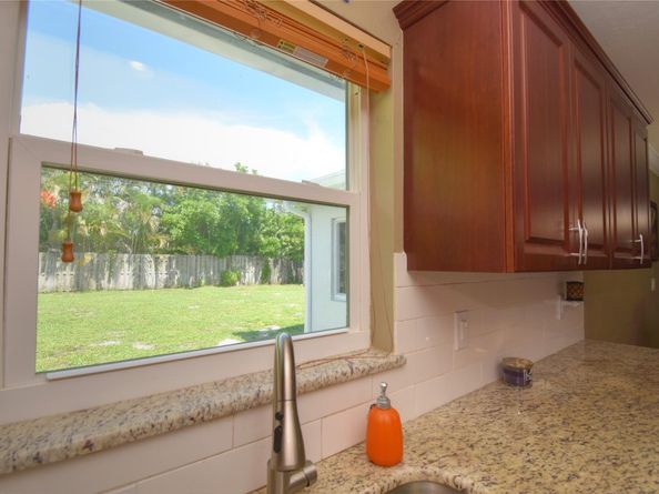 301 SE 12th St, Deerfield Beach FL 33441