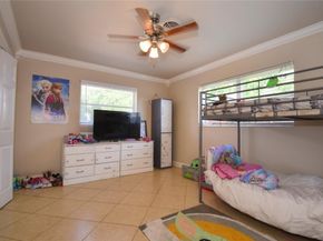 301 SE 12th St, Deerfield Beach FL 33441