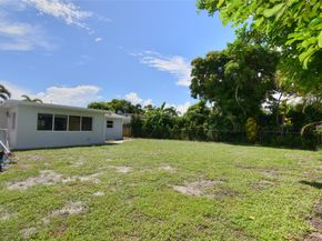 301 SE 12th St, Deerfield Beach FL 33441