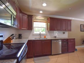 301 SE 12th St, Deerfield Beach FL 33441