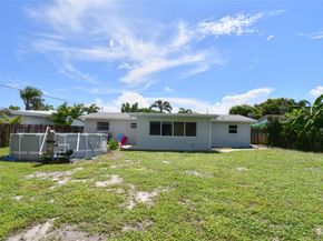 301 SE 12th St, Deerfield Beach FL 33441