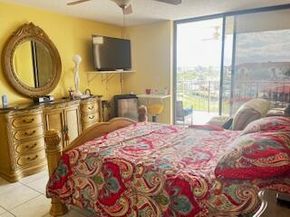 7020 Half  Moon Circle 410, Hypoluxo FL 33462