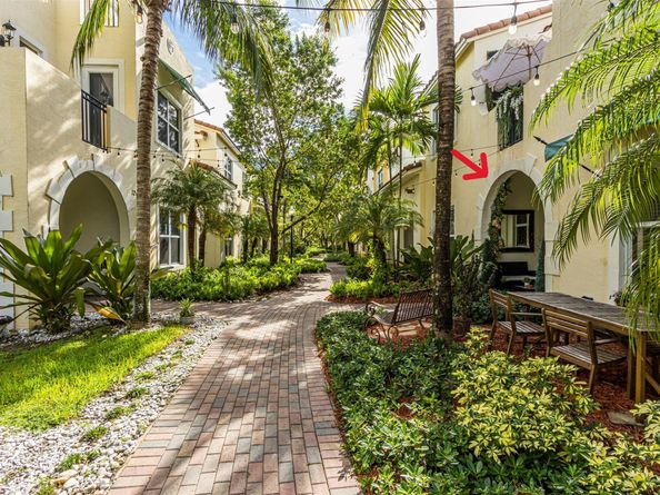 12467 NW 17th Ct, Pembroke Pines FL 33028