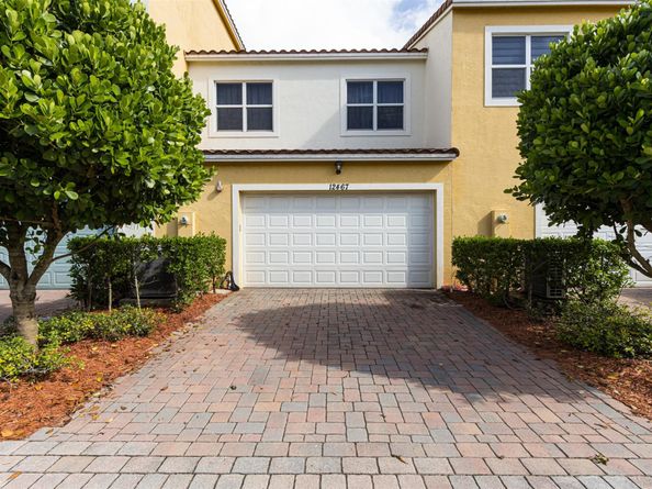 12467 NW 17th Ct, Pembroke Pines FL 33028