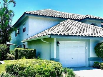 11698 Briarwood Cir