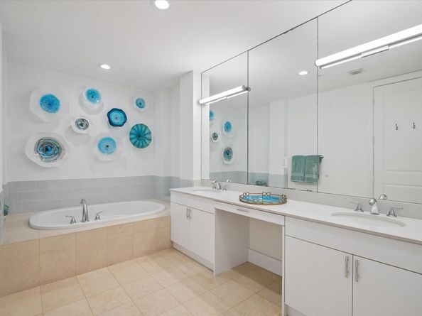 63 Isle Of Venice Dr 63, Fort Lauderdale FL 33301