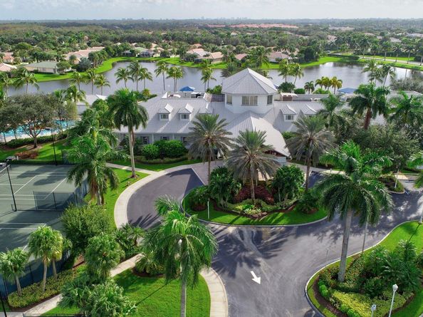 9523 Sandpiper Lane, West Palm Beach FL 33411
