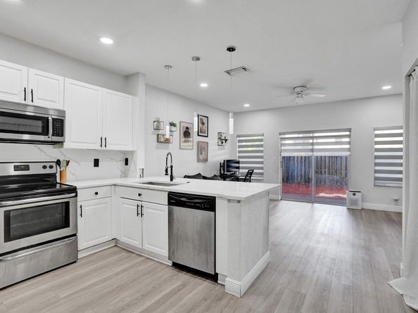 3305 NW 29th Ct, Lauderdale Lakes FL 33311