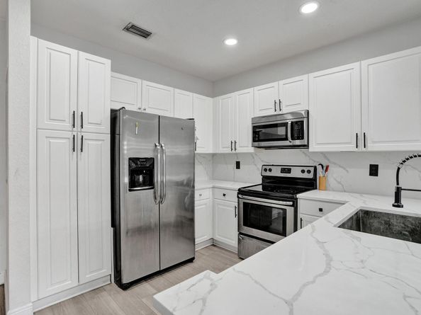 3305 NW 29th Ct, Lauderdale Lakes FL 33311