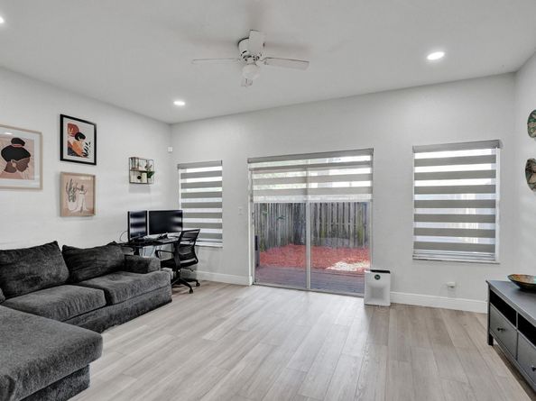 3305 NW 29th Ct, Lauderdale Lakes FL 33311