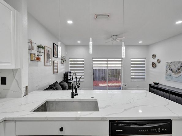 3305 NW 29th Ct, Lauderdale Lakes FL 33311