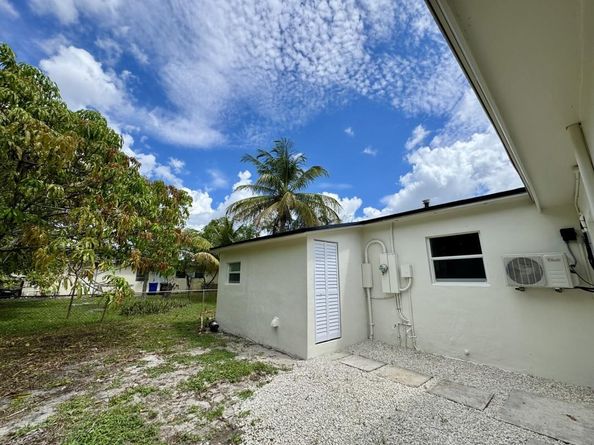 1511 NW 12th St, Fort Lauderdale FL 33311