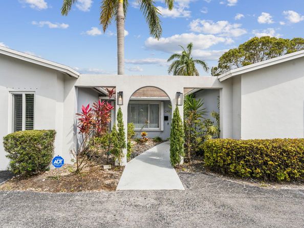 1243 Garfield, Hollywood FL 33019