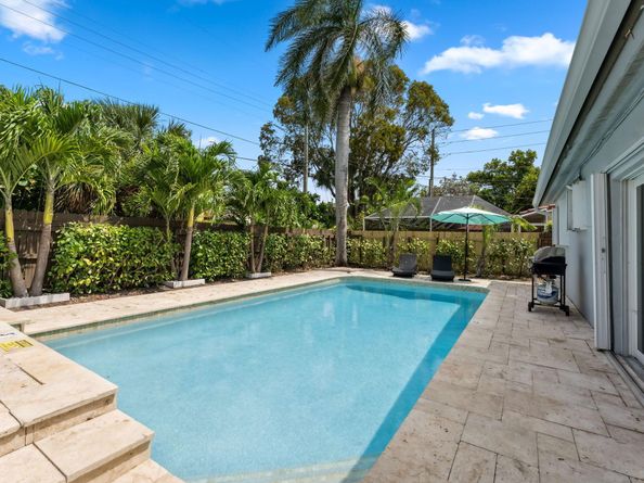 1243 Garfield, Hollywood FL 33019