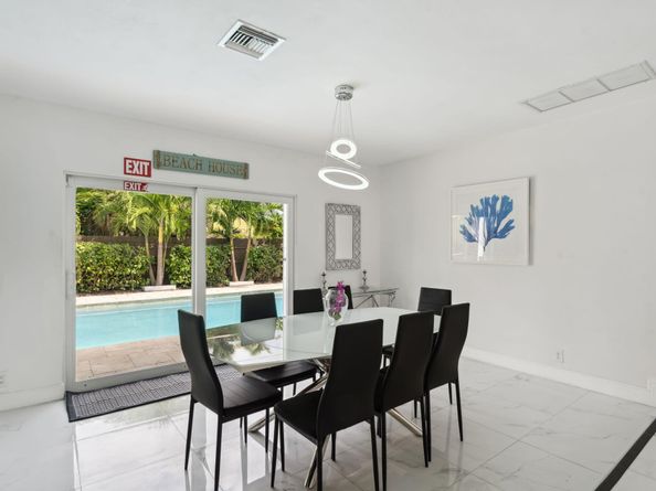 1243 Garfield, Hollywood FL 33019