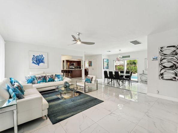1243 Garfield, Hollywood FL 33019