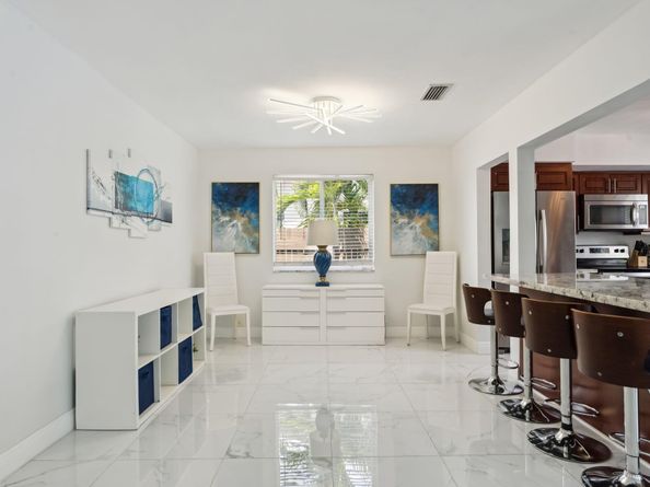 1243 Garfield, Hollywood FL 33019