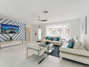1243 Garfield, Hollywood FL 33019