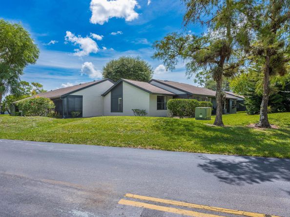 403 Northgate Court, Royal Palm Beach FL 33411