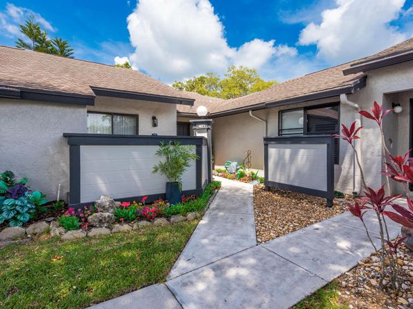 403 Northgate Court, Royal Palm Beach FL 33411
