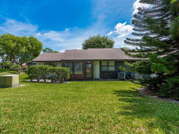 403 Northgate Court, Royal Palm Beach FL 33411