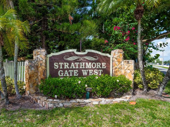 403 Northgate Court, Royal Palm Beach FL 33411