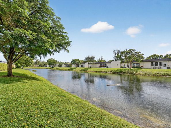 126 Lake Rebecca Drive H, West Palm Beach FL 33411