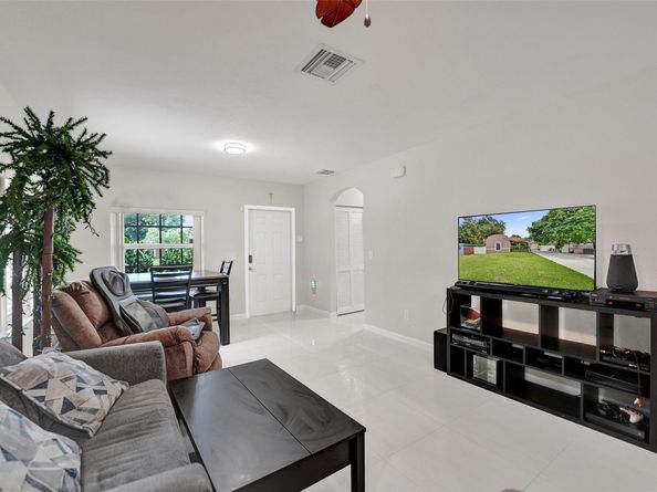 1660 SW 29th Ave, Fort Lauderdale FL 33312