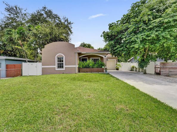 1660 SW 29th Ave, Fort Lauderdale FL 33312