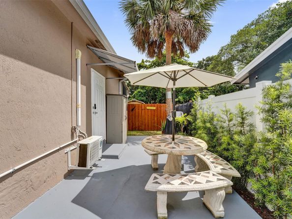 1660 SW 29th Ave, Fort Lauderdale FL 33312