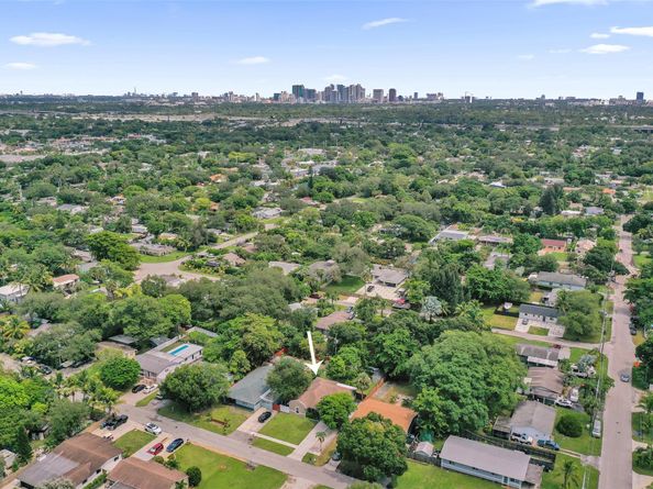 1660 SW 29th Ave, Fort Lauderdale FL 33312
